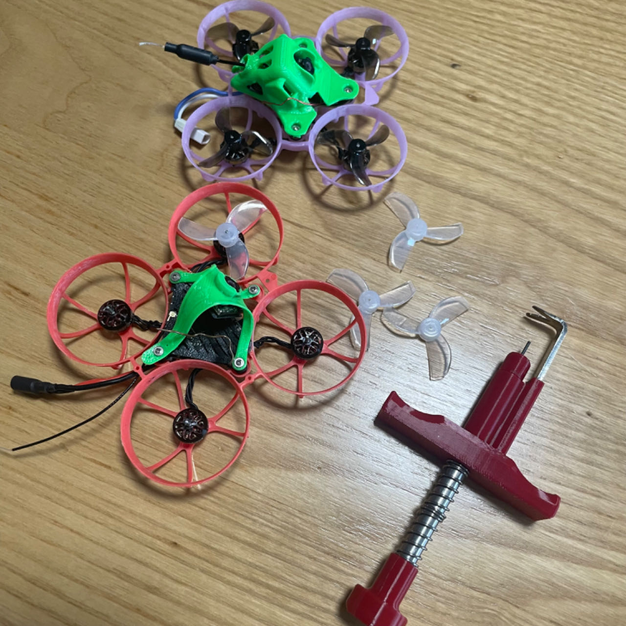 DT Propeller Puller Tinywhoop  - đánh giá và giá Drone Racing Gate